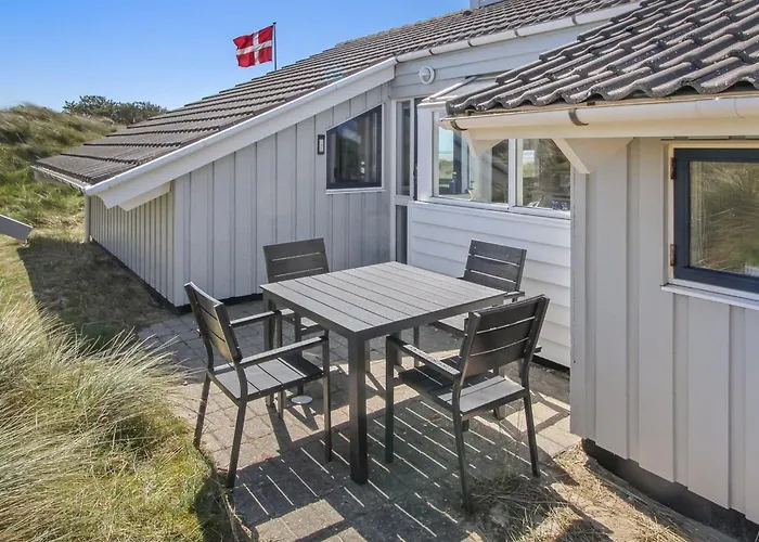 Wikar - 50m From The Sea By Interhome