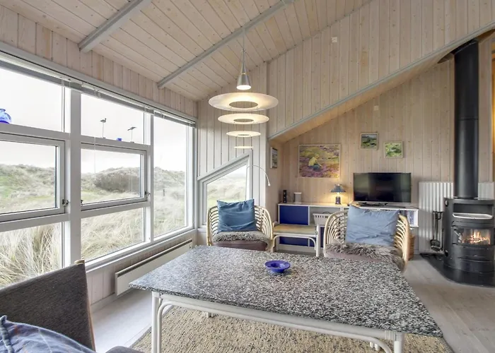 Wikar - 50m From The Sea By Interhome *